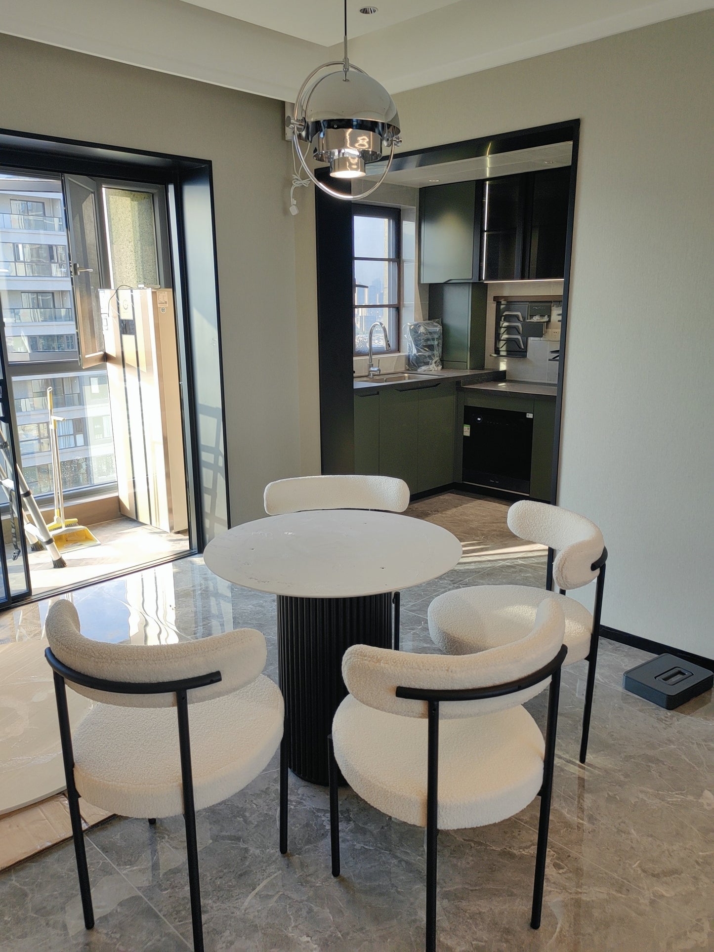 Aventy Chaise Bouclette