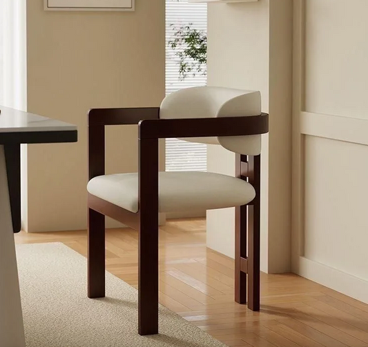 AMO CHAIR