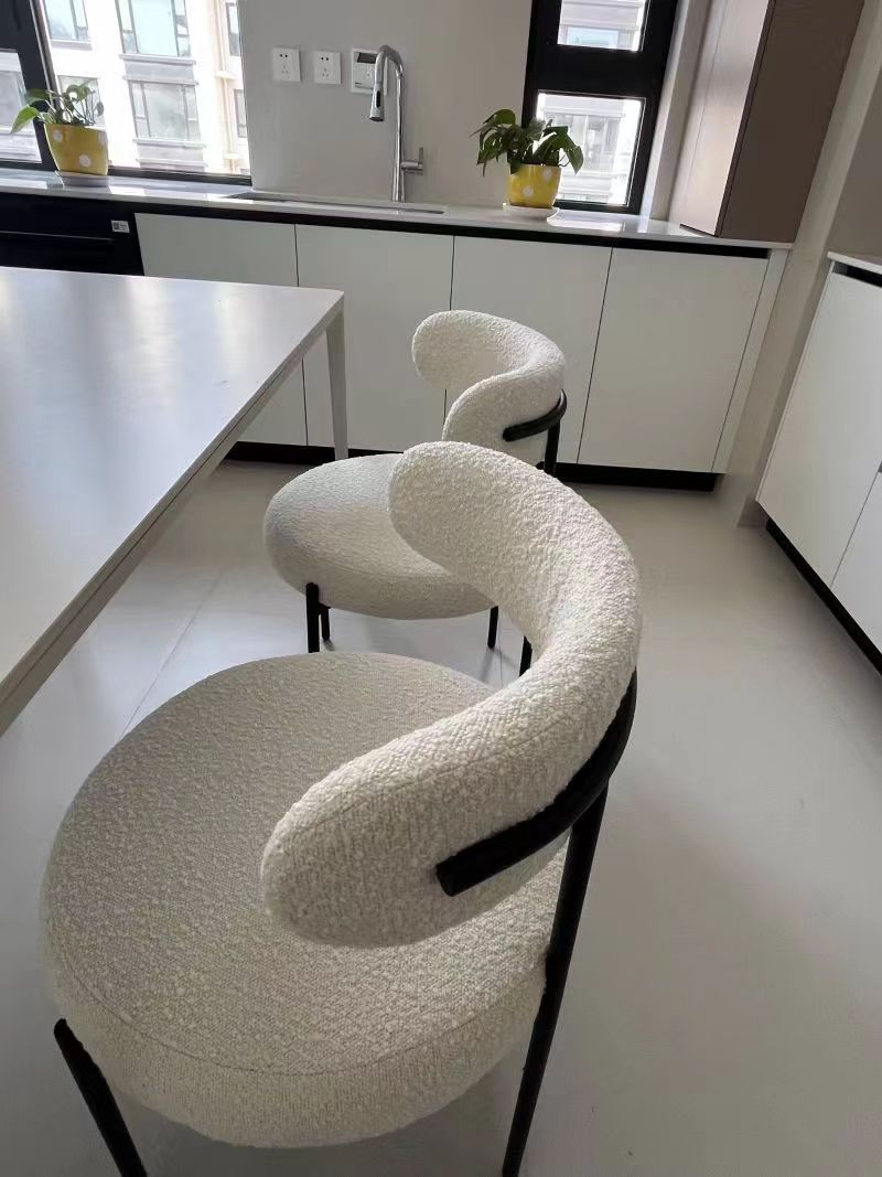 Aventy Chaise Bouclette
