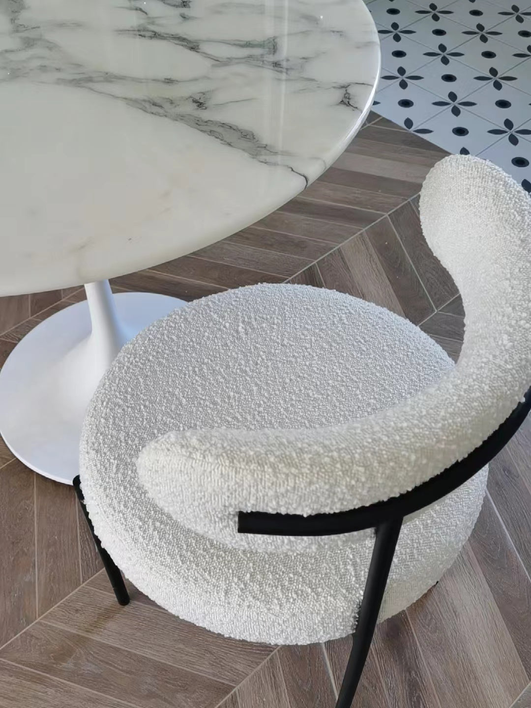 Aventy Chaise Bouclette